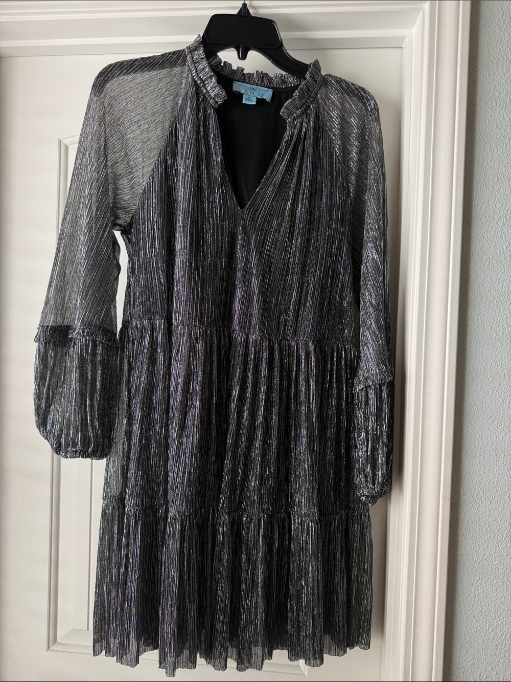 CeCe Metallic Silver-Black Tiered Long-Sleeve Dress
